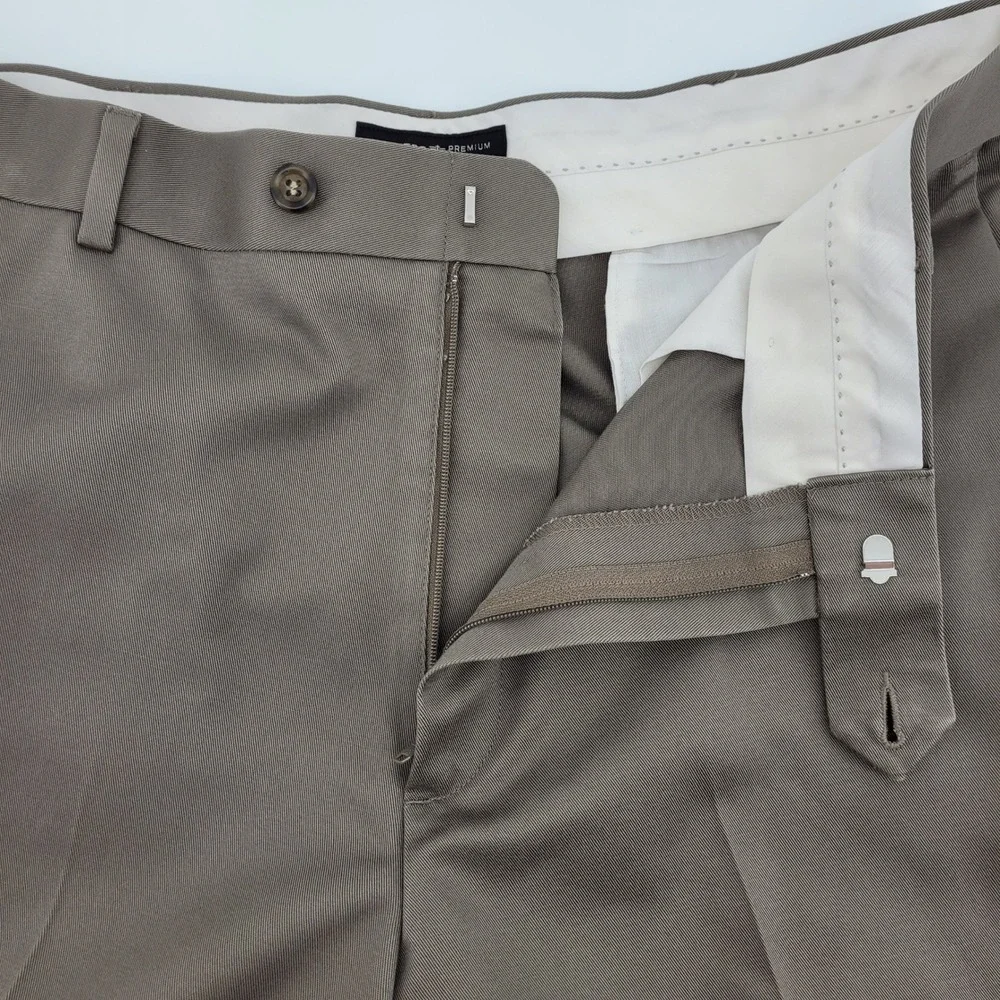 Dockers Premium Never Iron Chinos Mens 34x34 Brown Relaxed Fit Flat Front Office